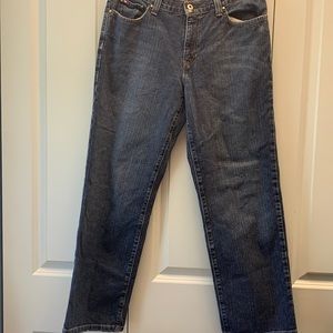 Tommy Hilfiger vintage boyfriend jeans in great condition. Size 6